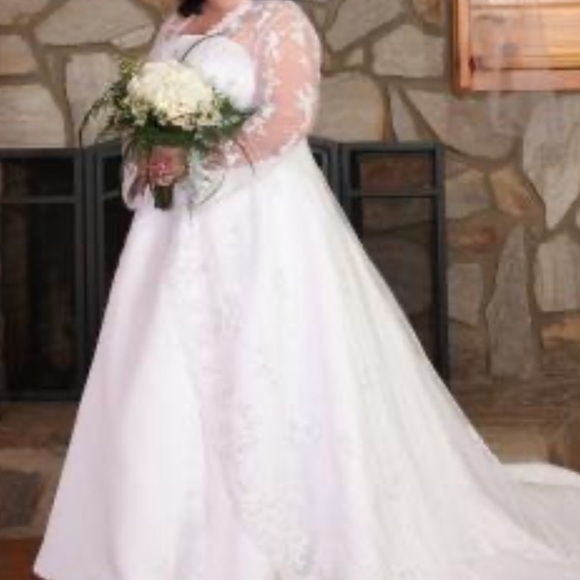 DAVID'S BRIDAL COLLECTION 14W Wedding Dress with Beaded Lace Jacket STYLE#V8835 - Picture 15 of 15